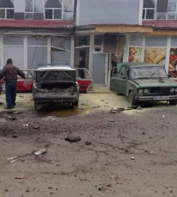 Російська атака дроном у Нововоронцовці: троє постраждалих, серед них важкопоранені