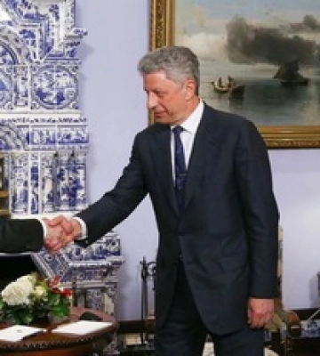 Рада попросила Зеленского лишить Юрия Бойко звания Герой Украины