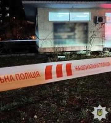 У Кременчуці чоловік із гранатою напав на кілька магазинів