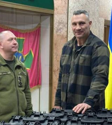 Кличко передав прикордонникам партію дронів від киян