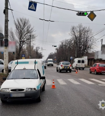 У Черкасах чоловіка на електросамокаті потрапив під колеса авто: поліція з&#039;ясовує обставини