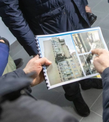 У Києві відновили 25-поверхівку, пошкоджену російським ударом (ФОТО)