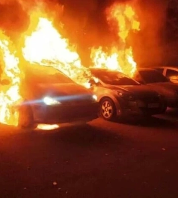 Атака на Київ: у Голосіївському районі палають авто