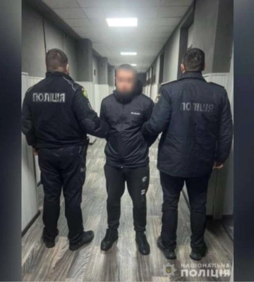 Полиция Днепра задержала мошенника, который обманул людей на более 100 тысяч гривен