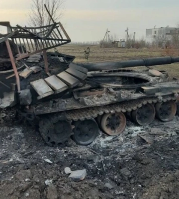 РФ за добу війни в Україні втратила 2200 військових, 8 танків та 24 броньовані машини