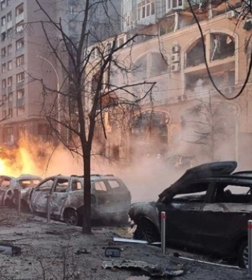 Ракетний удар по Києву: з&#039;явилися фото наслідків