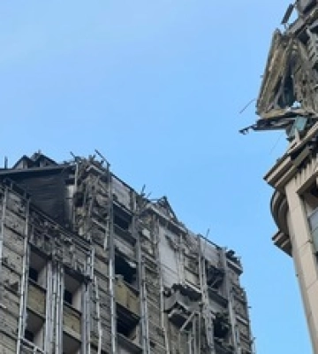 Спасатели показали последствия ракетного удара по Киеву и рассказали подробности