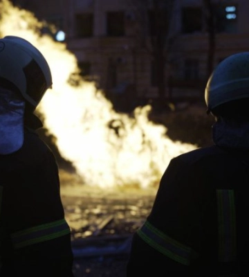 После удара РФ в Киеве без тепла остались дома, больницы и школы