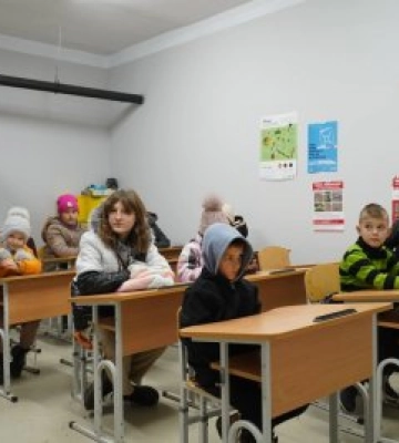 Підтримка освіти взимку: фонд savED передав школярам Миколаївщини кілька сотень «блекаутних» рюкзаків