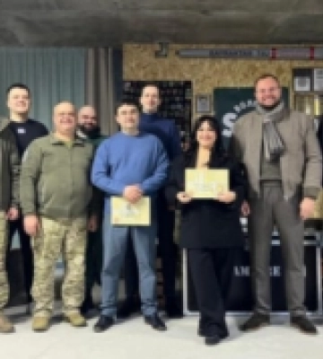 Луцька волонтерка Наталія Ариванюк та лікар Микола Галей отримали відзнаки Міноборони