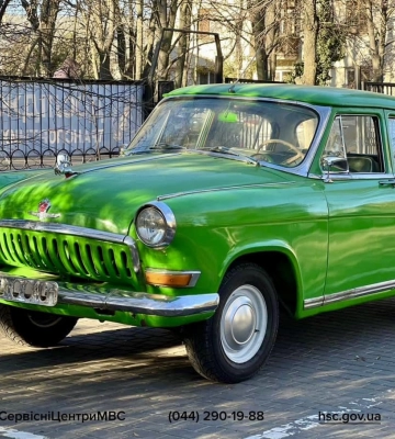 На Одещині пенсіонер власноруч відреставрував раритетне авто, - ФОТО