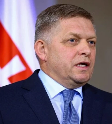 Премьер Словакии угрожает Украине за прекращение транзита российского  газа