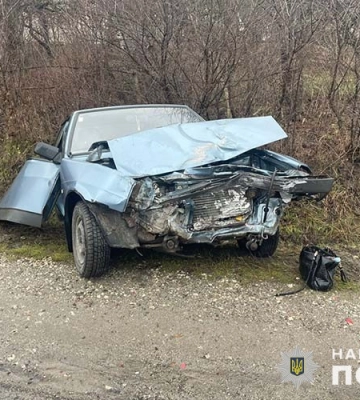 На Тернопільщині під час ДТП жінка вилетіла з легковика та загинула під фурою