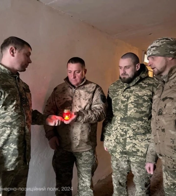 Як заклади освіти Рівненщини долучаються до передачі Вифлеємського вогню