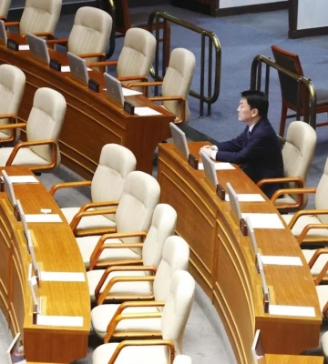 Yonhap: у Південній Кореї заарештували ексміністра оборони за підозрою у держзраді