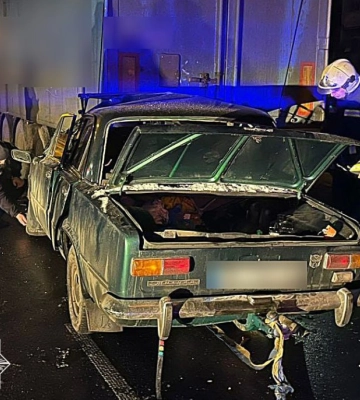 У Сумах водій легковика в’їхав у вантажівку