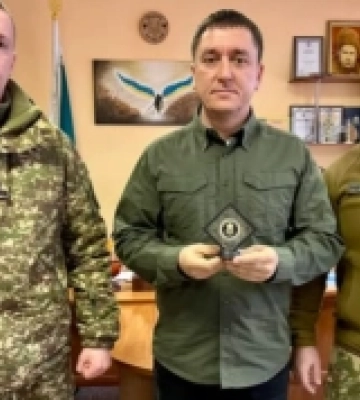Міському голові Сарн вручили іменний коїн