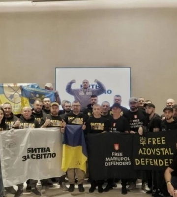 Олександр Усик зустрівся з українськими ветеранами перед боєм