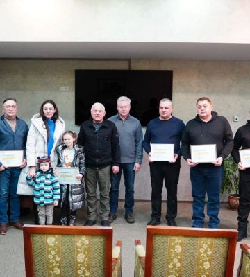 На Сумщині ветеранам війни та членам їх сімей вручили грошові сертифікати на отримання житла