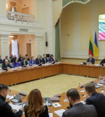 Премьер Украины в отличие от ВС ВСУ заявил об ударе по Киеву аэробалистическими ракетами