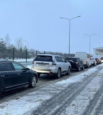 На пунктах пропуску Львівщини фіксується накопичення автотранспорту на виїзд: які завантажені менше