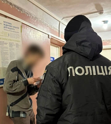Харьковчанин набросился с ножом на полицейского в ходе проверки документов