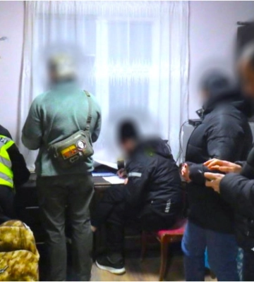 В Івано-Франківську затримали чоловіка, який неподалік оселі гранату