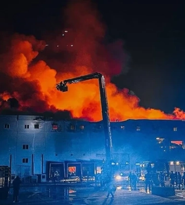 Окупанти дронами знищили склад “Сільпо” на Київщині: згоріло товарів на 400 млн