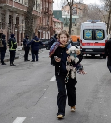 Сили РФ влучили «Шахедом» по багатоповерхівці в Харкові: є руйнування, четверо постраждалих – влада