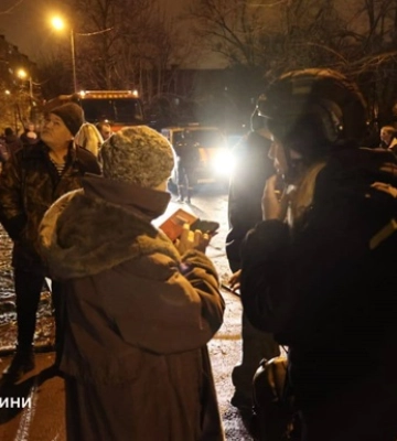 В ГСЧС показали фото последствий удара дрона РФ по дому в Харькове