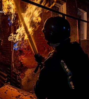 У Київському районі Харкова ліквідували пожежу після атаки дрона: що відомо про наслідки