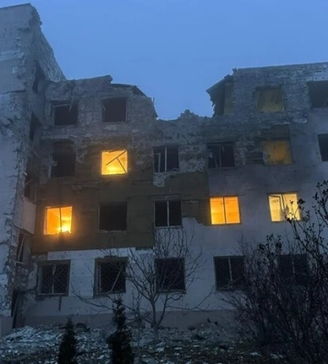 Росіяни вдарили авіацією по онкологічному диспансеру у Херсоні (ФОТО)