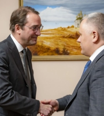 Жовква обговорив з австрійським дипломатом розширення підтримки України