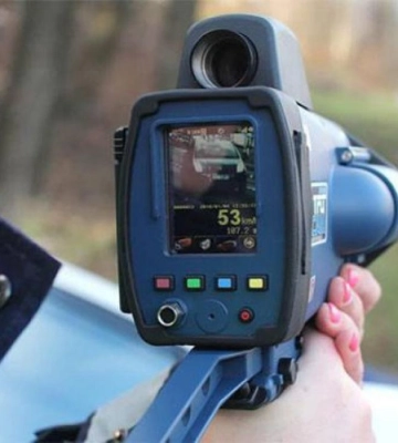 В Україні на дорогах стане більше патрульних з приладами TruCAM