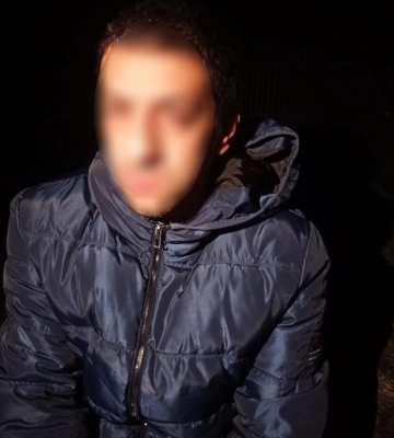 У Львові поліцейські взяли у кайданки злодія, який побив та пограбував людину