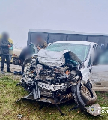 На Одещині рейсовий автобус потрапив у потрійну ДТП