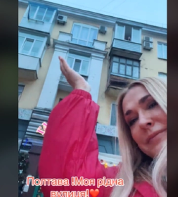 Ольга Сумська у Полтаві показала свою квартиру дитинства