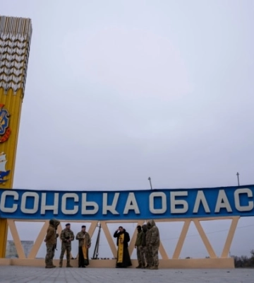 Внаслідок атаки російського FPV-дрона у Херсоні загинули двоє людей