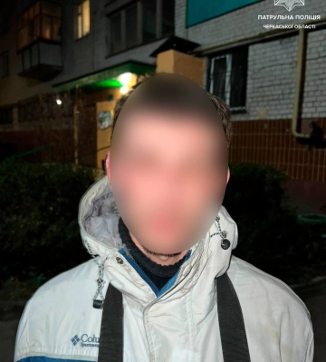 Поліцейські затримали чоловіка, який стріляв по будинку у Черкасах