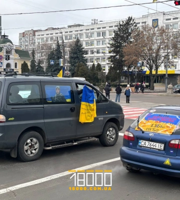 Різдвяний стіл для тих, хто не з нами: у Черкасах триває акція в підтримку військовополонених (ФОТО)