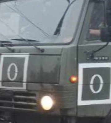 Окупанти через Маріуполь переміщують колони військової техніки на різні напрямки: зафіксовано нову позначку