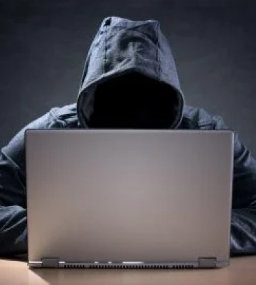 Рівнянин хотів отримати «виграш» у доларах, а втратив майже 54 тис. грн