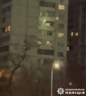 У Києві чоловік запускав феєрверки з вікна будинку