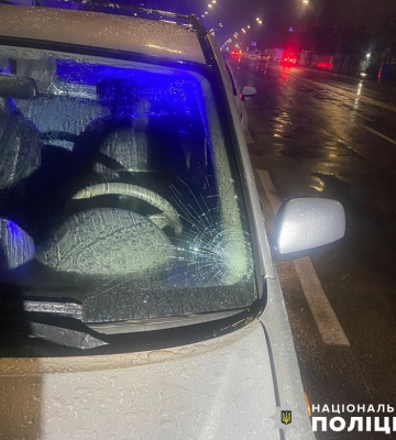 У Києві поліцейські знайшли водія-втікача, «завдяки» якому потрапила до лікарні молода дівчина
