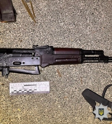 В Ирпене задержали мужчину с автоматом в руках