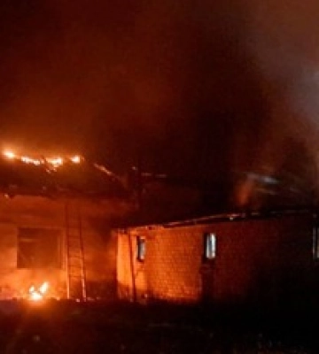 В Сумской области спасатели оказались под повторным вражеским ударом