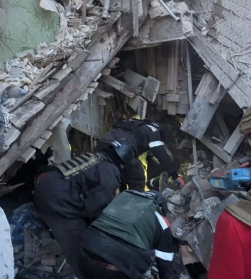 У Кривому Розі з-під завалів дістали ще одну людину