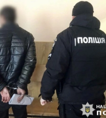 На Київщині затримали чоловіка, який катував 4-річну дитину
