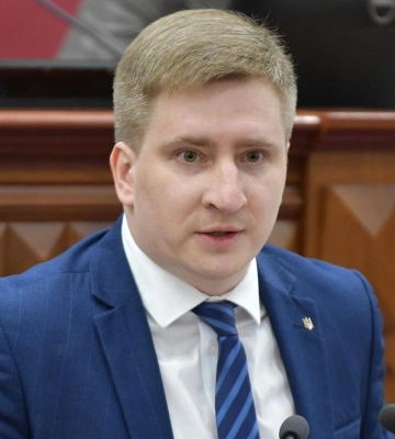 Землю в парке "Наталка" невозможно передать в аренду или продать, мошенник должен отвечать перед законом, - секретарь Киевсовета