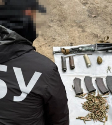 Правоохоронці затримали п'ятьох осіб у трьох областях за спробу продажу озброєння
